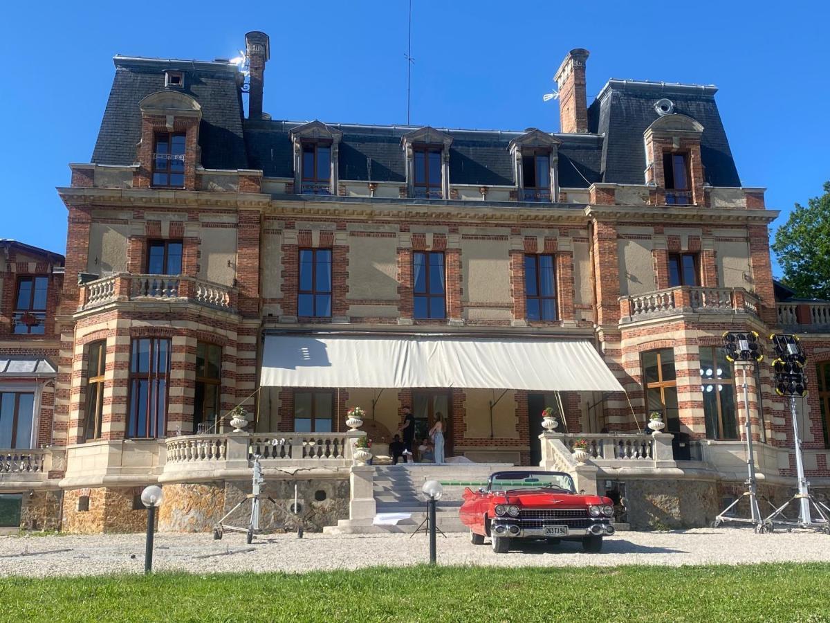 Chateau De Crenille Chaumes-en-Brie Exterior foto