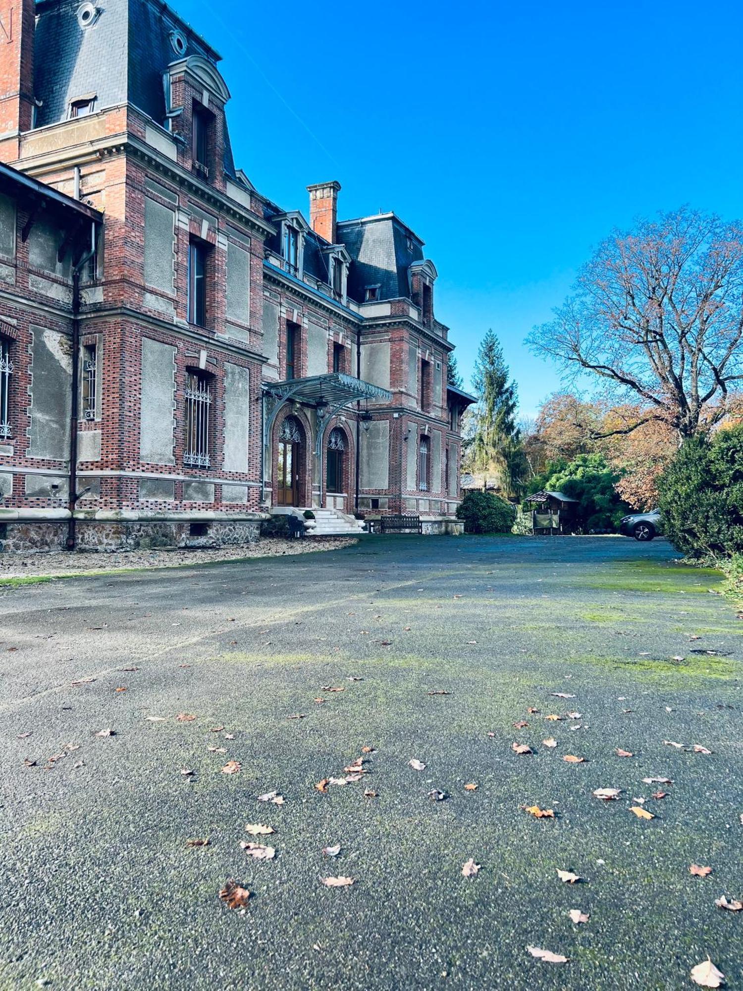Chateau De Crenille Chaumes-en-Brie Exterior foto