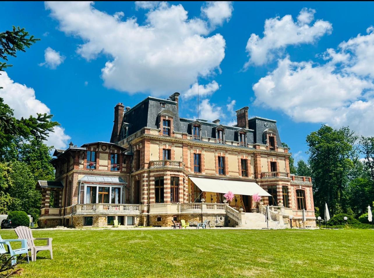 Chateau De Crenille Chaumes-en-Brie Exterior foto